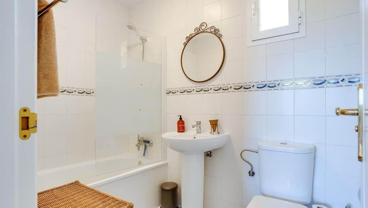 Lovely Aldea Beach Apartment Манилва Экстерьер фото