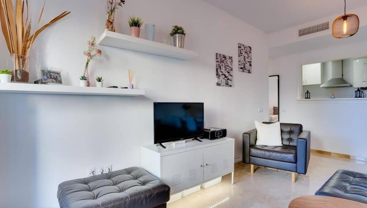 Lovely Aldea Beach Apartment Манилва Экстерьер фото