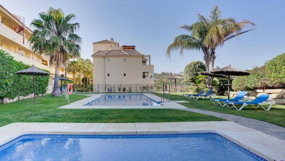 Lovely Aldea Beach Apartment Манилва Экстерьер фото